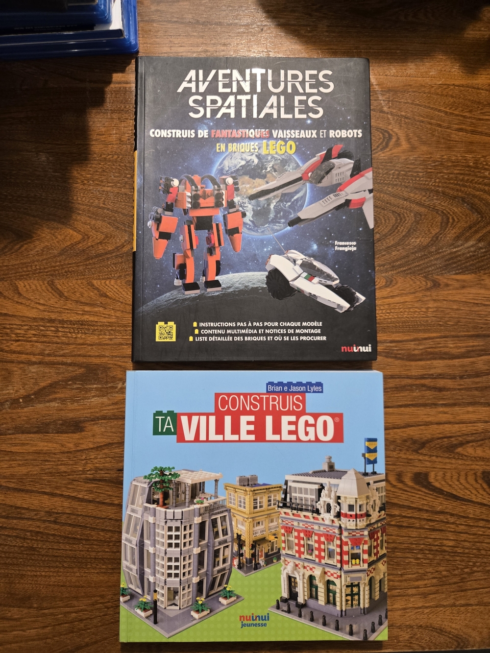 LEGO City Building Guide Book Set - Blue and Black Covers